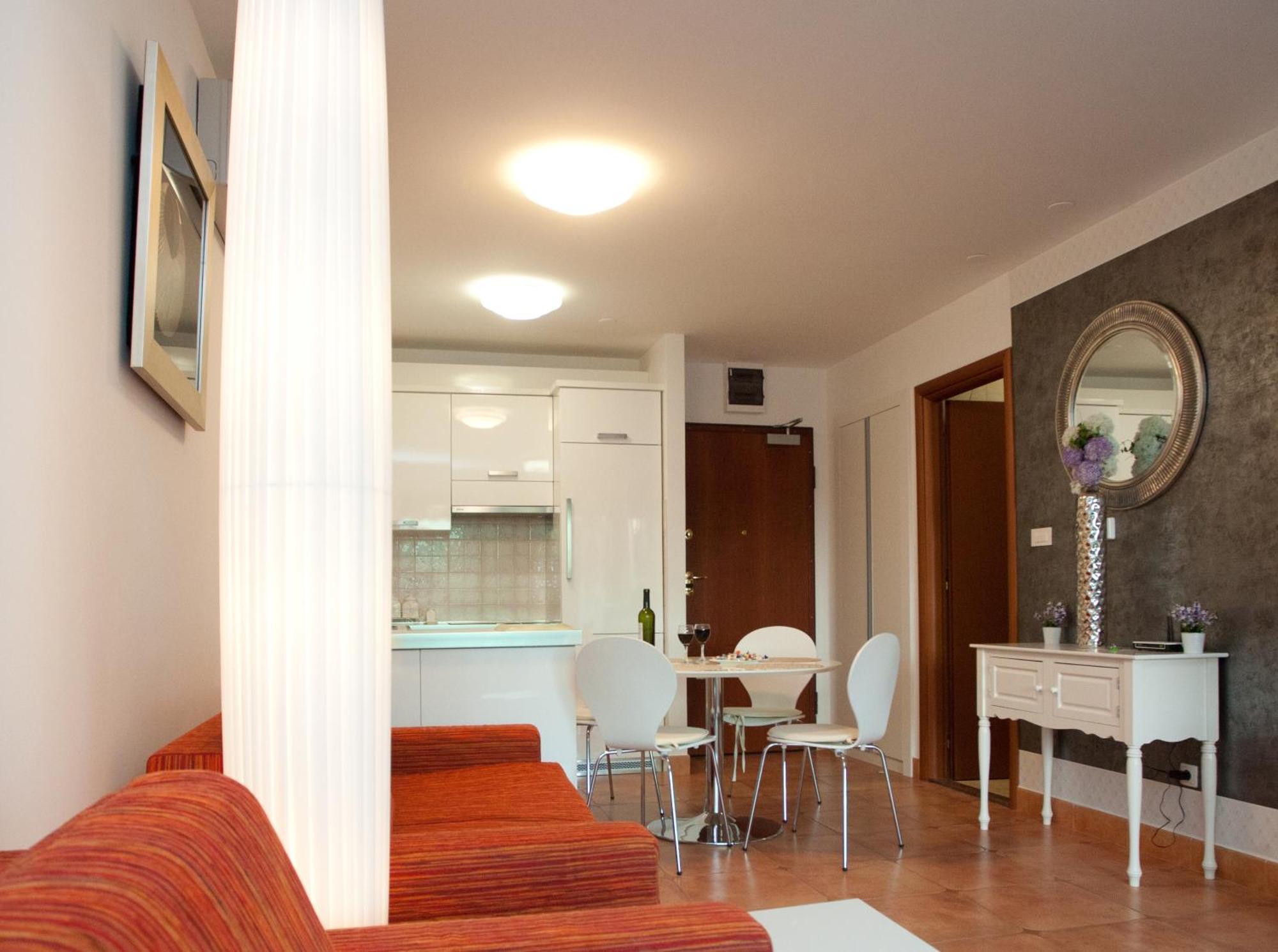 Residence Apartments Anamaria Podstrana Esterno foto